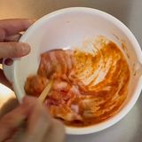 ほったらかし5分！豚バラともやしの旨辛みそ蒸し♪作り方1写真