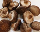 ご飯の供♪簡単美味♪生椎茸のハイカラ佃煮作り方1写真