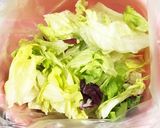 ラー油が効いてるレタスの簡単サラダ！作り方1写真