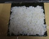 簡単◎ラップ海苔巻き◎鮭フレークde作り方2写真