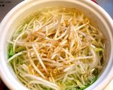 キャベツともやしと豚肉の味噌汁 *☻*作り方1写真