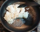 鮭フレークと塩こぶのバター炒飯作り方3写真