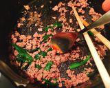 豚ひき肉ニラ炒め丼もの豆板醤で手軽に辛味作り方5写真