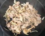 超簡単！豚肉と玉ねぎきのこのポン酢炒め作り方4写真