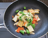 スナップえんどうと厚揚げのだし生姜炒め作り方4写真