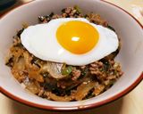 簡単！ピリ辛豚ニラ丼作り方5写真