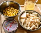 コーン缶とツナのコンソメたけのこご飯作り方1写真