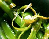 若芽の茎としば漬けのゆかり和え作り方3写真
