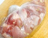 鶏肉のアヒージョ作り方3写真