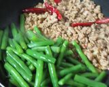 おとな向け☆挽き肉といんげんのピリ辛炒め作り方7写真