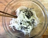 新玉ねぎの塩昆布和え作り方1写真