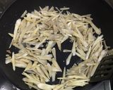 牛肉とごぼうと舞茸の刻み大葉入り味噌煮作り方3写真