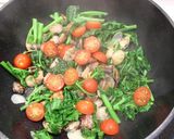 あさりとつぼみ菜のペペロンチーノ炒め作り方4写真