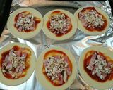 ほうれん草とキノコの餃子の皮ピザ☆作り方5写真