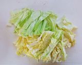 レンジで簡単☆ご飯のお供に無限キャベツ。作り方1写真