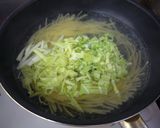 春キャベツと鮭フレークの超簡単パスタ作り方2写真