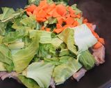 豚バラとキャベツと人参の塩胡椒炒め作り方4写真