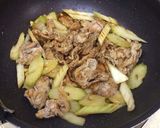 コテうま♪「セロリと豚肉炒め」作り方3写真