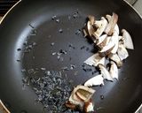 キノコと野菜の油炒め・チーズ、ソース味作り方3写真