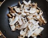 キノコと野菜の油炒め・チーズ、ソース味作り方5写真
