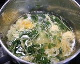 簡単！やせるお味噌汁☆豆苗たまご作り方2写真