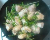 湯通し鶏むね肉と豆苗の豆乳風味焼き作り方6写真