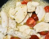 シンプル素材の鶏肉のプチトマトソース炒め作り方3写真