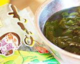 春・えんどう豆とわかめの酢の物作り方3写真