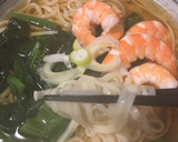 超簡単　ほうれん草とエビ煮込みうどん作り方5写真