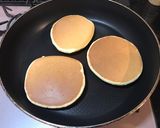 パンケーキonフルーツのハチミツ漬け作り方4写真