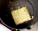 インスタント拉麺 ネギ玉withベーコン作り方2写真