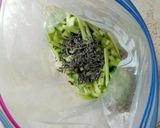 かんたん黒酢＆塩こんぶでセロリの浅漬け作り方1写真