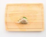 中身はレンジで♪大葉とひき肉の揚げ春巻き作り方9写真