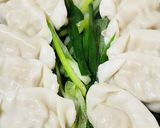 レトルト餃子●長ネギ油の酒蒸し仕上げ作り方3写真