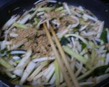 大根の皮ともやしとワカメとツナのキンピラ作り方5写真