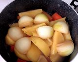 豚バラで作る〜ゴロゴロ野菜の肉じゃが作り方2写真