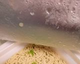 カップ焼きそばの具が蓋に付かない方法！作り方5写真