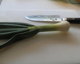 新玉ねぎの葉とベーコンの卵とじ作り方1写真