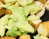 鶏肉とアボカド＆厚揚げのチャンプルー作り方1写真