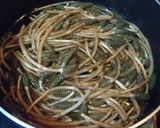 春の味を…「土筆の目玉炊き」作り方2写真
