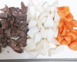 牛すじと根菜の黒酢煮込み作り方1写真
