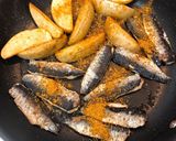 イワシと新じゃがのカレー炒め作り方6写真