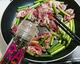 ニンニクの茎と豚肉の簡単!炒めもの作り方2写真