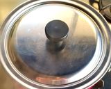 豚バラ肉と玉ねぎのピリ辛味噌煮込み作り方5写真