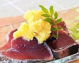 カツオのたたき・麻辣醤とナッツと刻みネギ作り方3写真