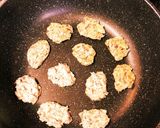 離乳食後期〜 鯖缶で簡単手づかみバーグ♡作り方4写真