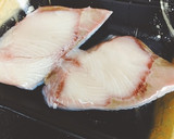 魚(ぶり)のしそ焼き 〜甘酢たれ添え〜作り方1写真