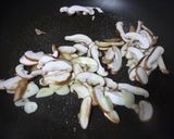 大豆・椎茸・大葉のオリーブ油炒め♪作り方3写真