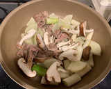 大根と豚肉（鶏モモでも）の炒め物作り方4写真