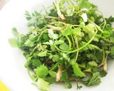 炊きたてのご飯に入れるだけ せりごはん作り方1写真